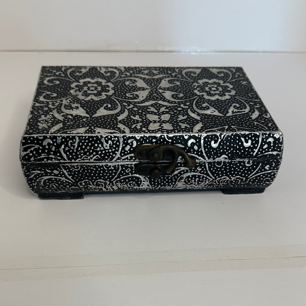 Vintage Handmade Black and Silver plated Patterned Jewelry/Trinket Box